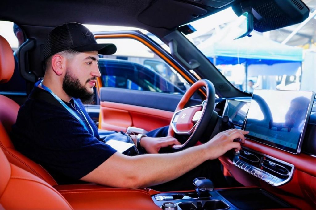 Dongfeng Pickup Division Showcases Three Models at the 138th Canton Fair